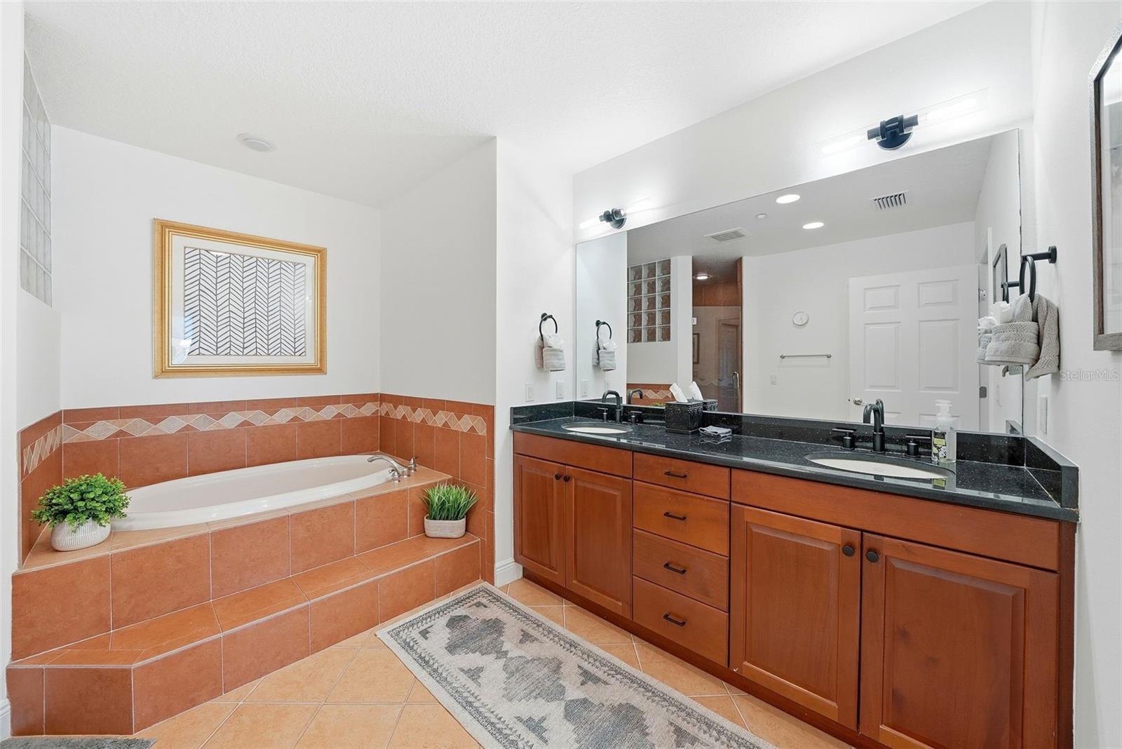 Image 18 of 52 For 17735 Gulf Boulevard 405