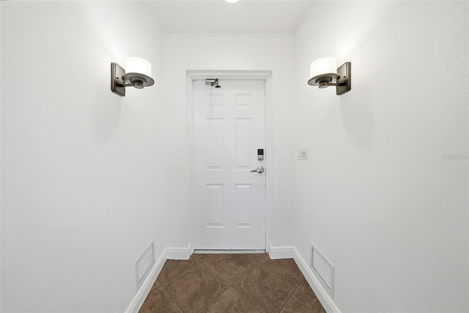 Image 23 of 52 For 17735 Gulf Boulevard 405