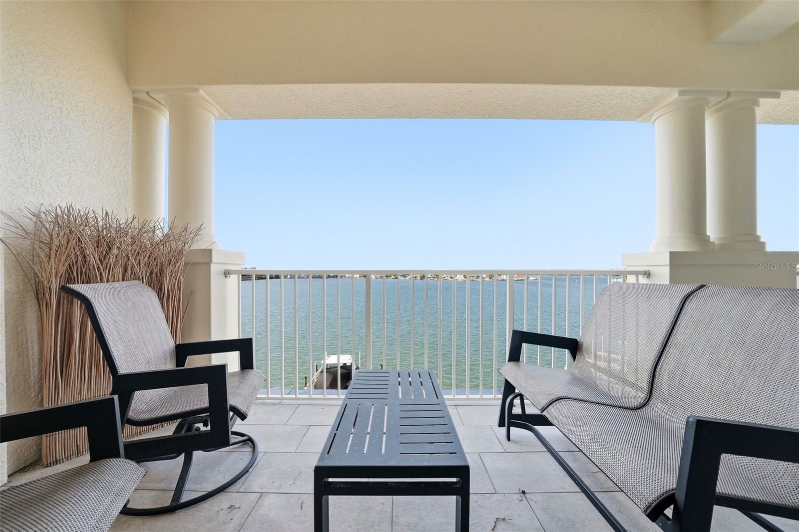 Image 3 of 52 For 17735 Gulf Boulevard 405