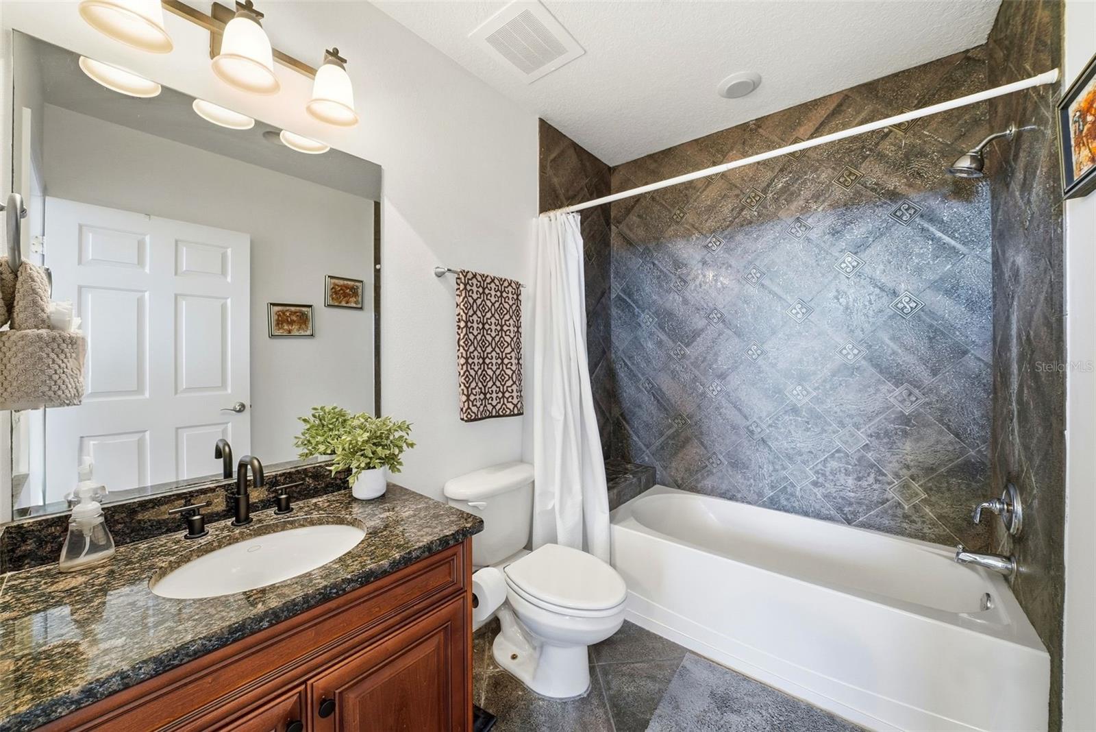 Image 31 of 52 For 17735 Gulf Boulevard 405