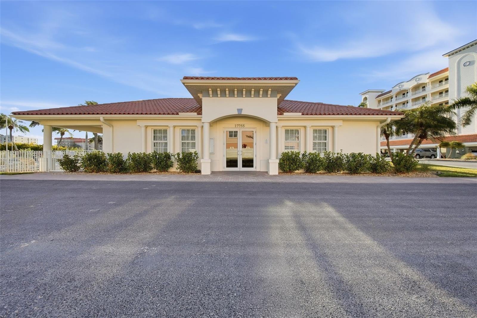 Image 40 of 52 For 17735 Gulf Boulevard 405