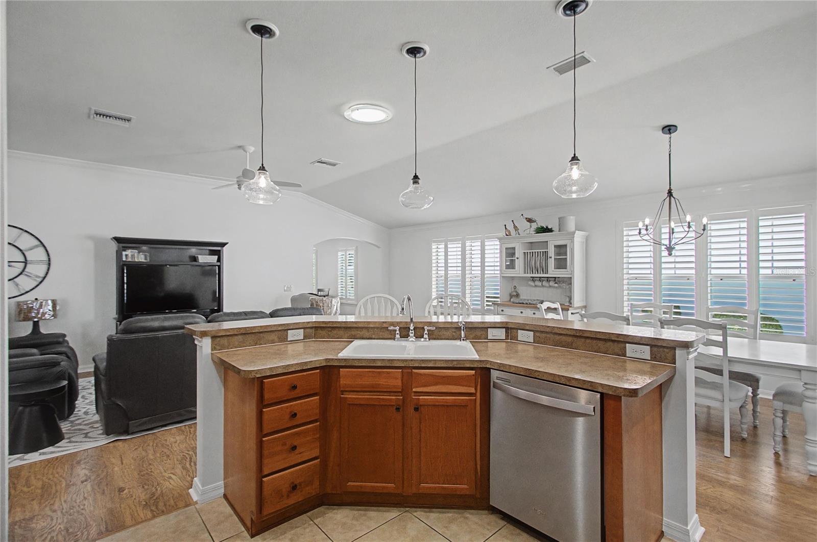 Image 22 of 47 For 1106 Southern Sun Dr