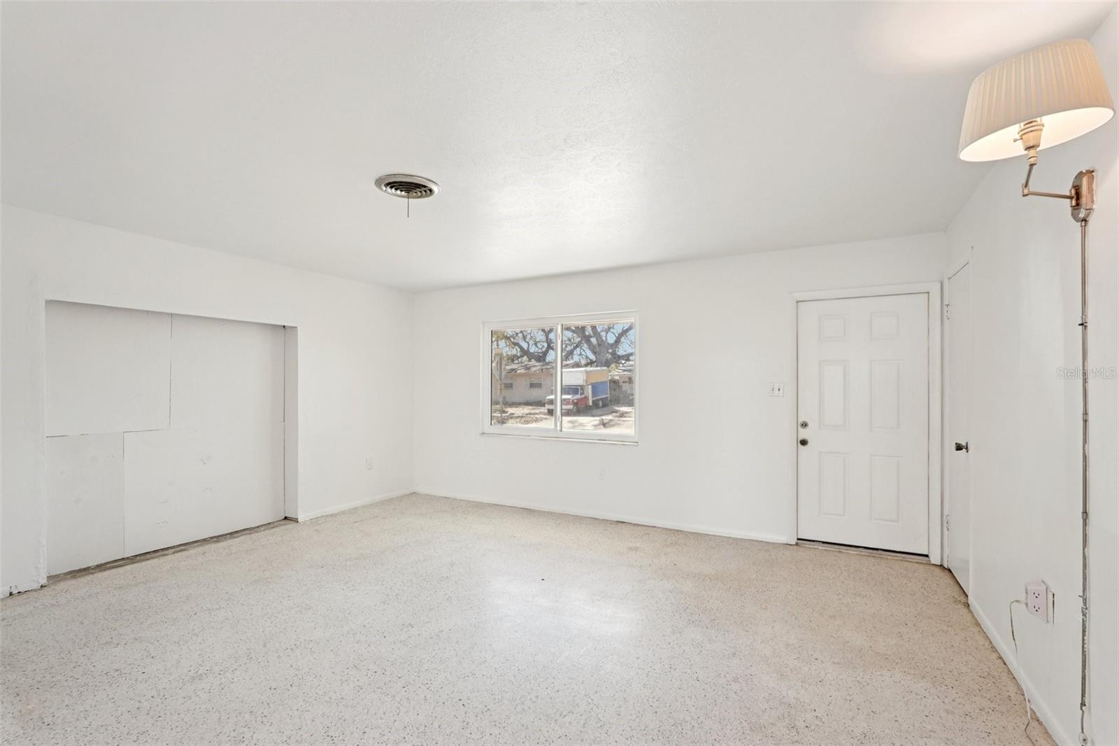 Image 8 of 31 For 4923 Brookmeade Drive