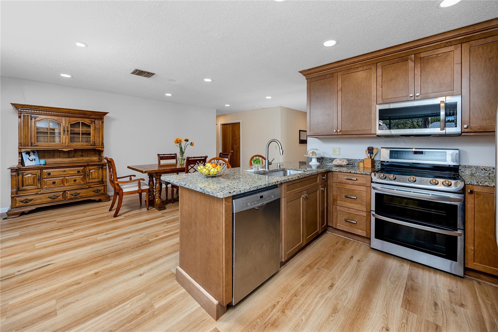 Image 14 of 48 For 14012 Cascade Lane