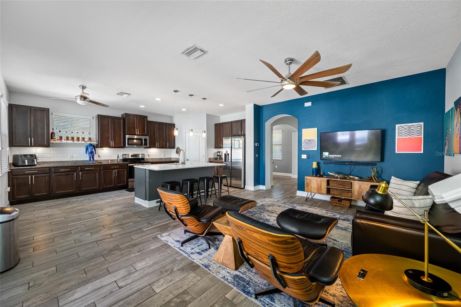 Image 10 of 43 For 827 12th Avenue S