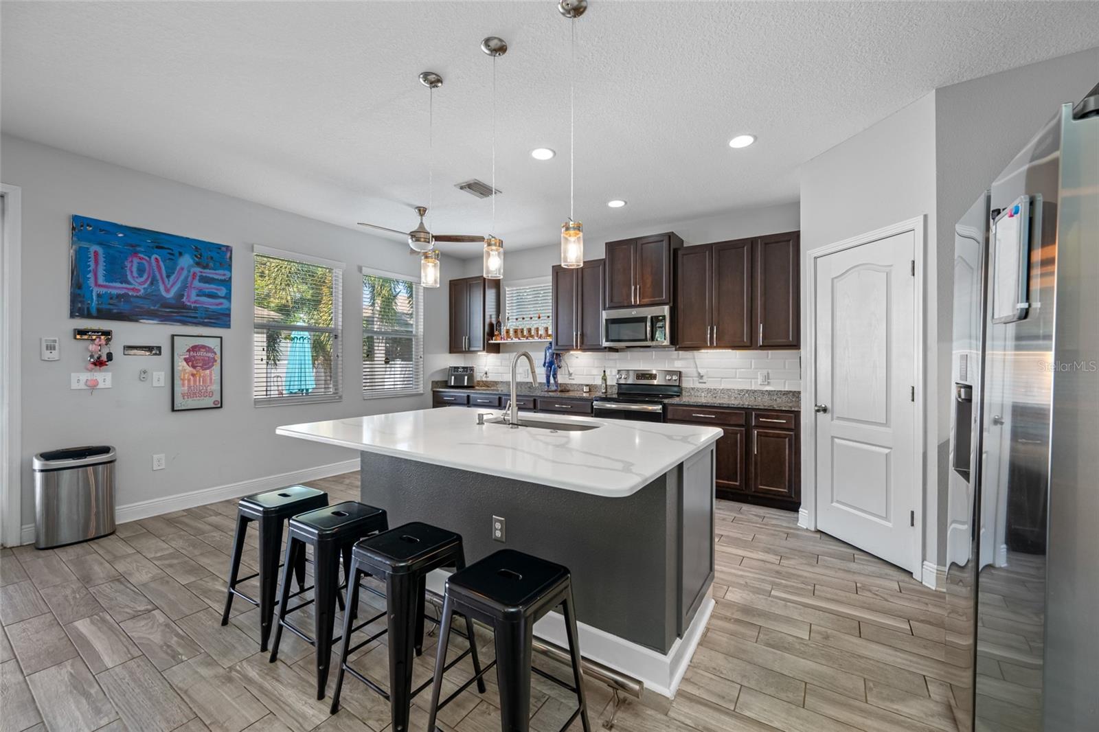 Image 16 of 43 For 827 12th Avenue S