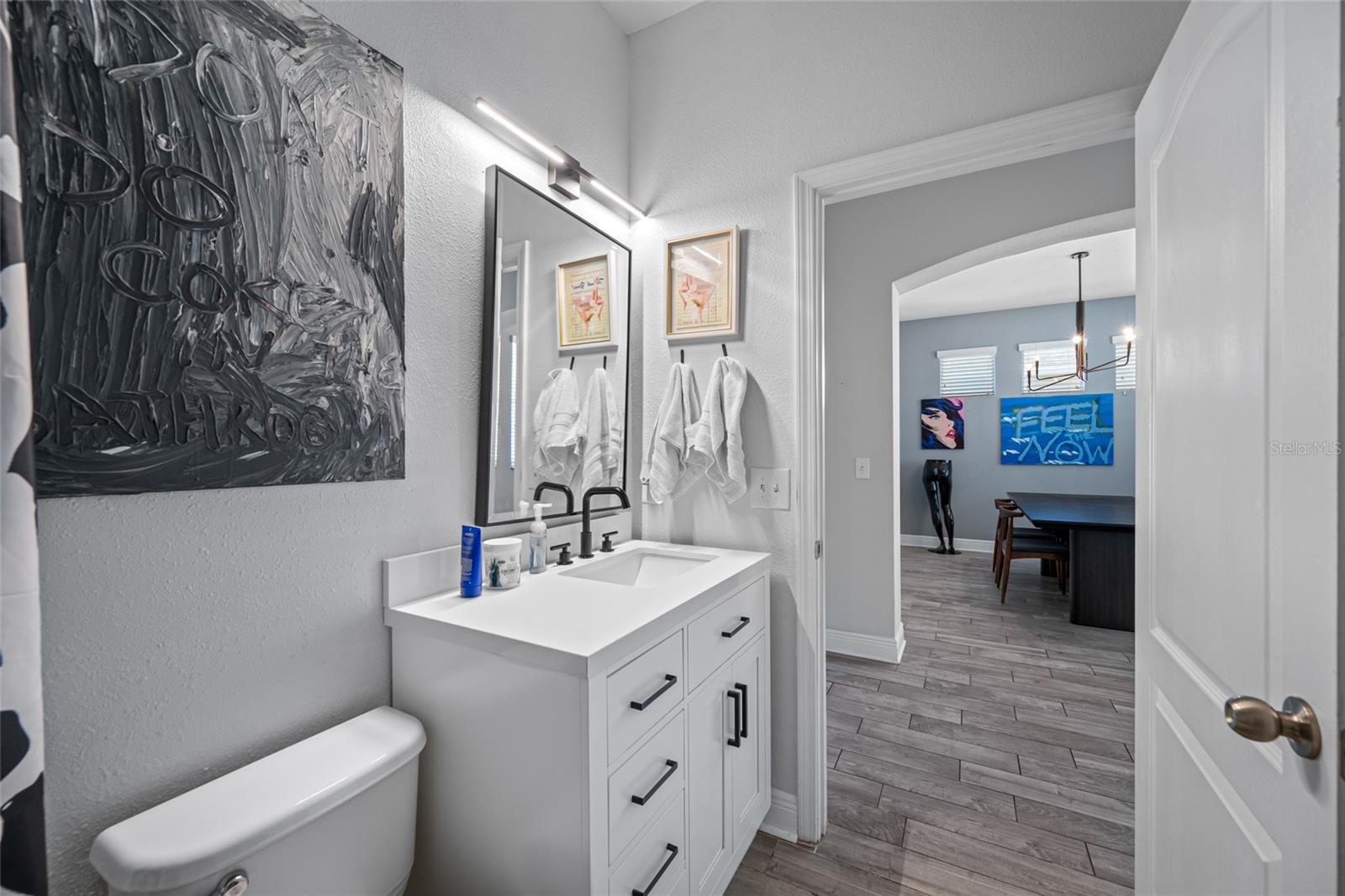 Image 20 of 43 For 827 12th Avenue S