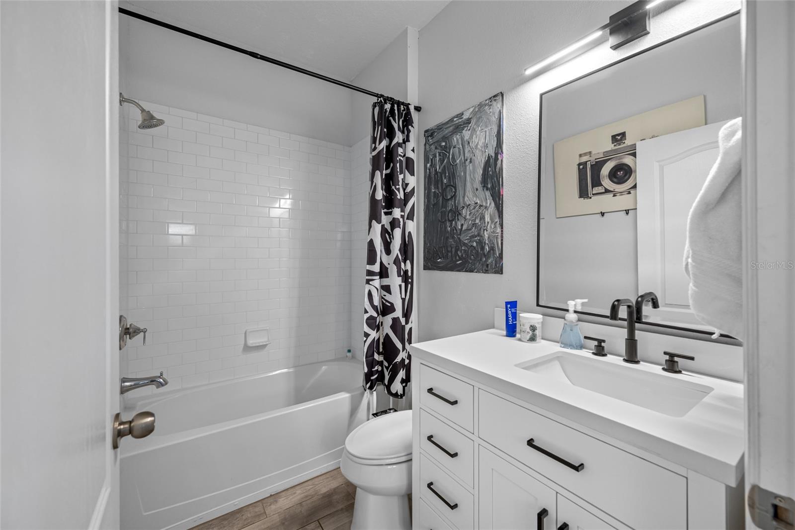 Image 21 of 43 For 827 12th Avenue S