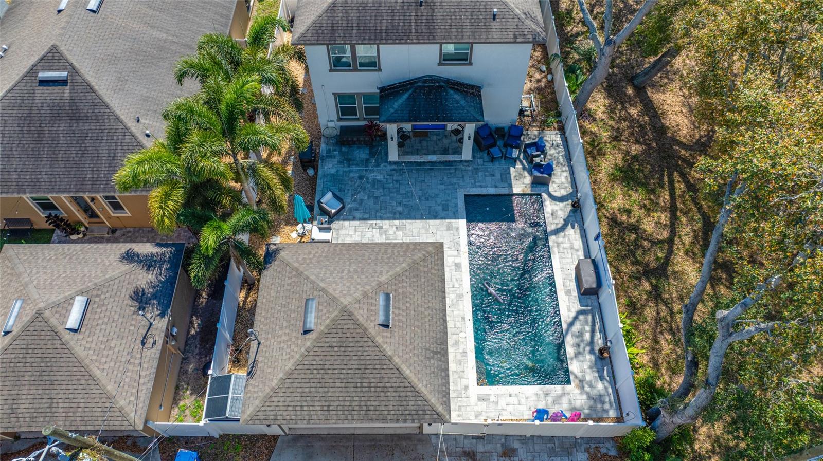 Image 3 of 43 For 827 12th Avenue S