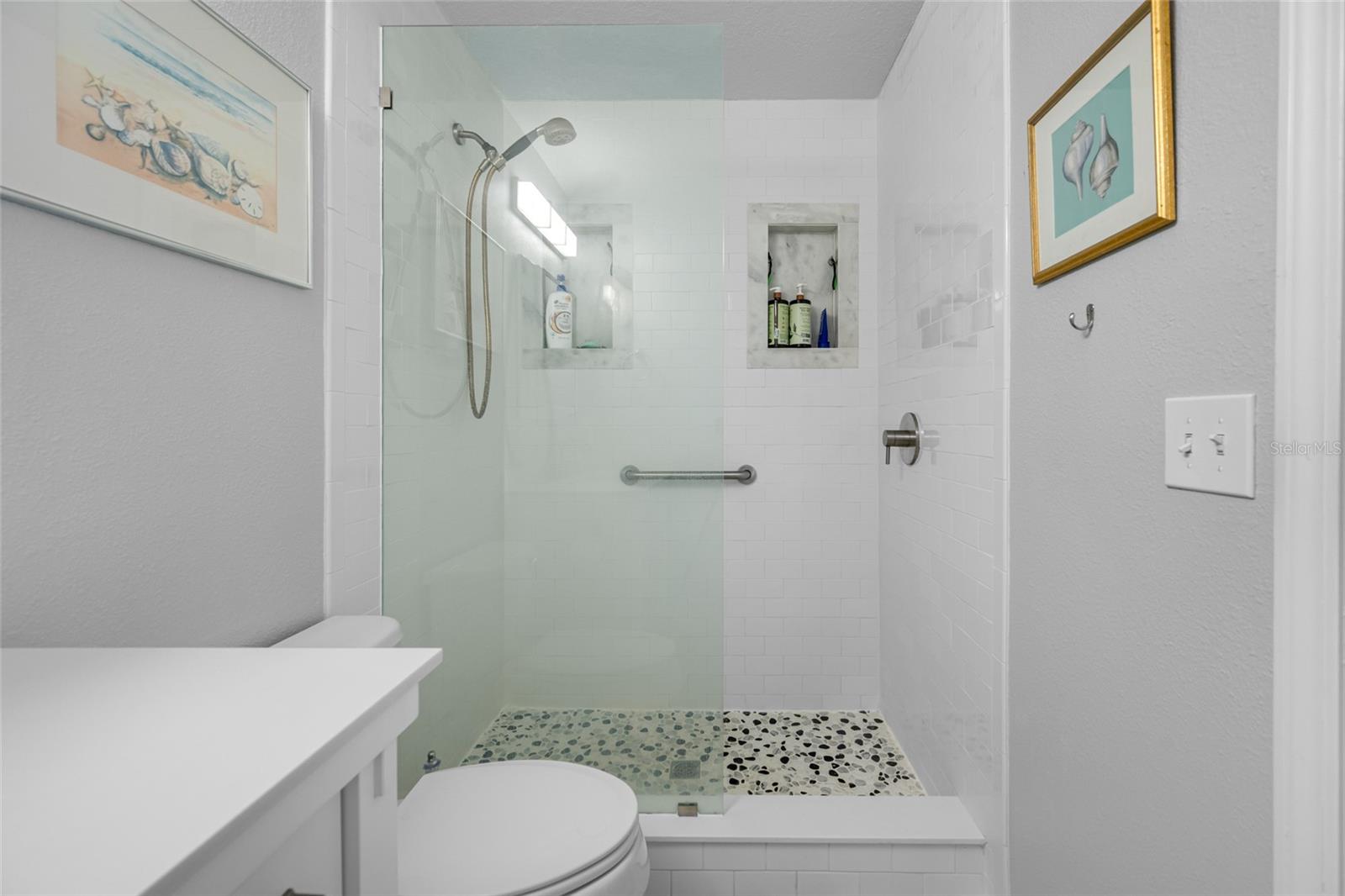 Image 32 of 43 For 827 12th Avenue S