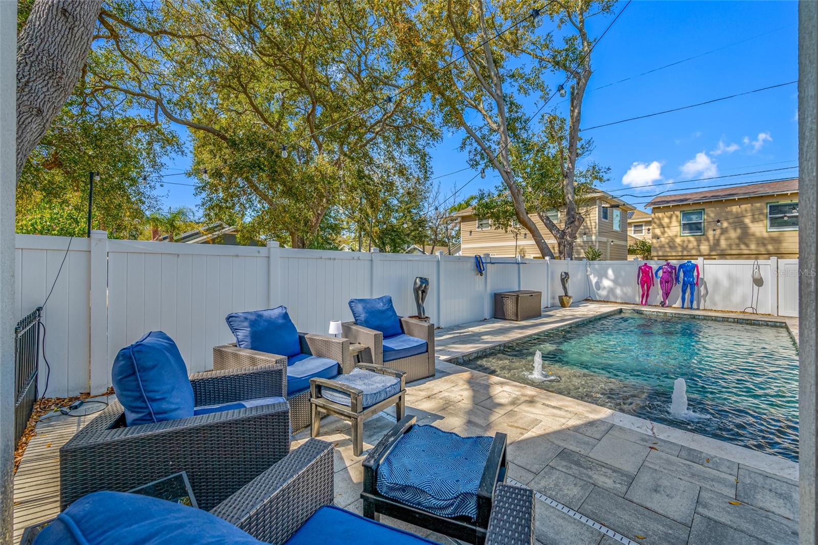 Image 35 of 43 For 827 12th Avenue S