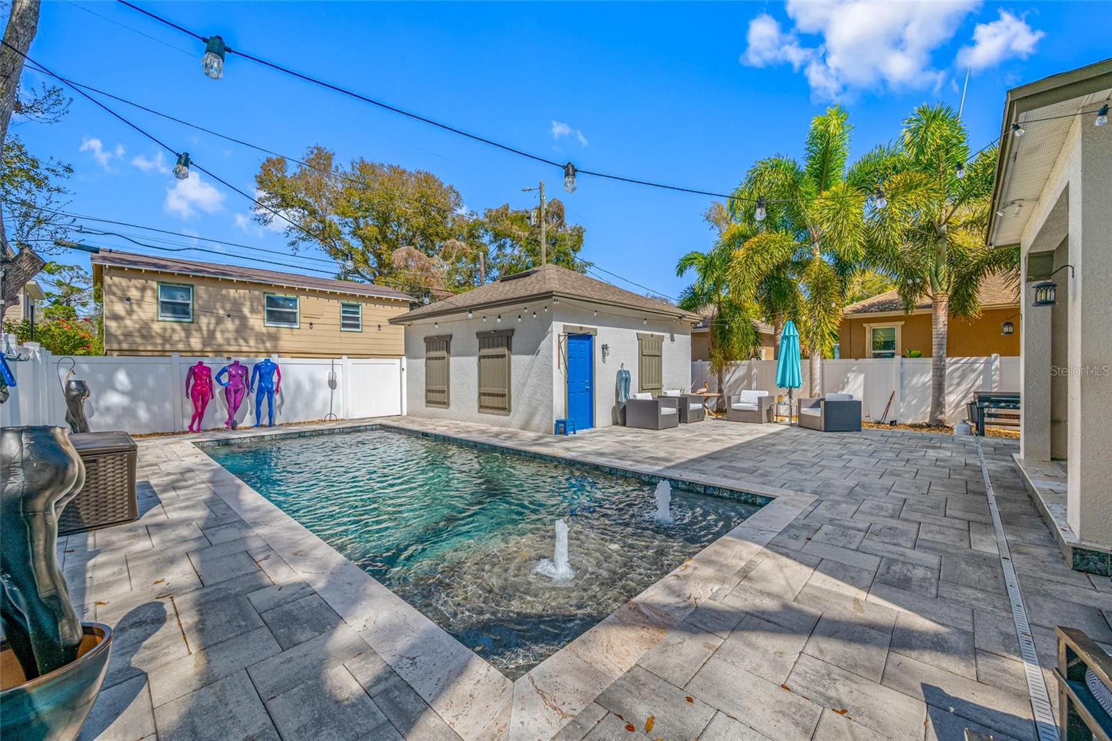 Image 37 of 43 For 827 12th Avenue S