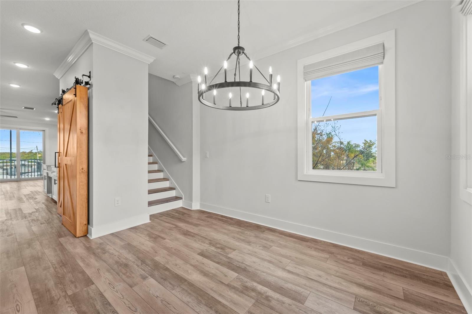 Image 17 of 80 For 1299 Savona Drive Ne