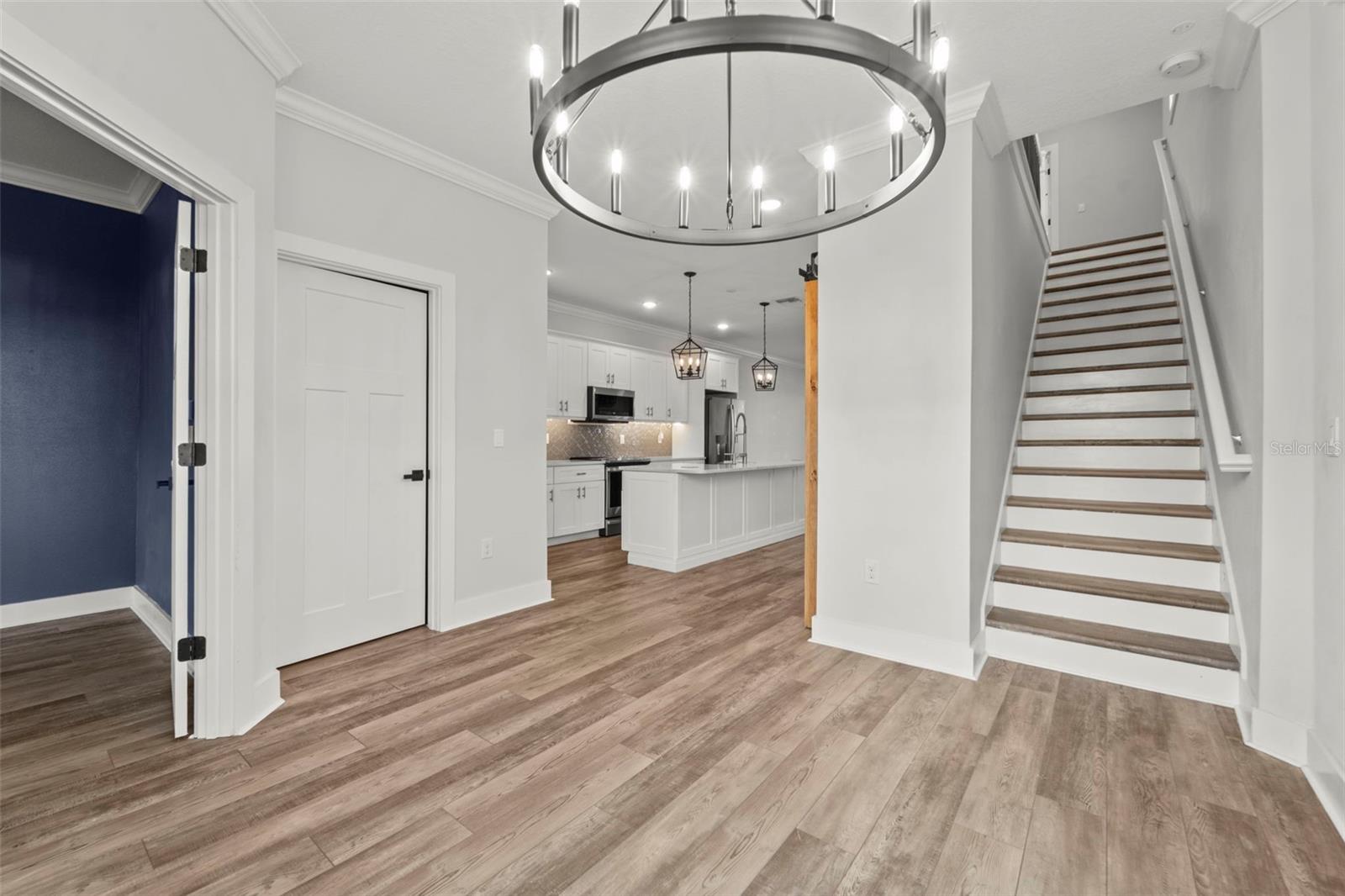 Image 19 of 80 For 1299 Savona Drive Ne