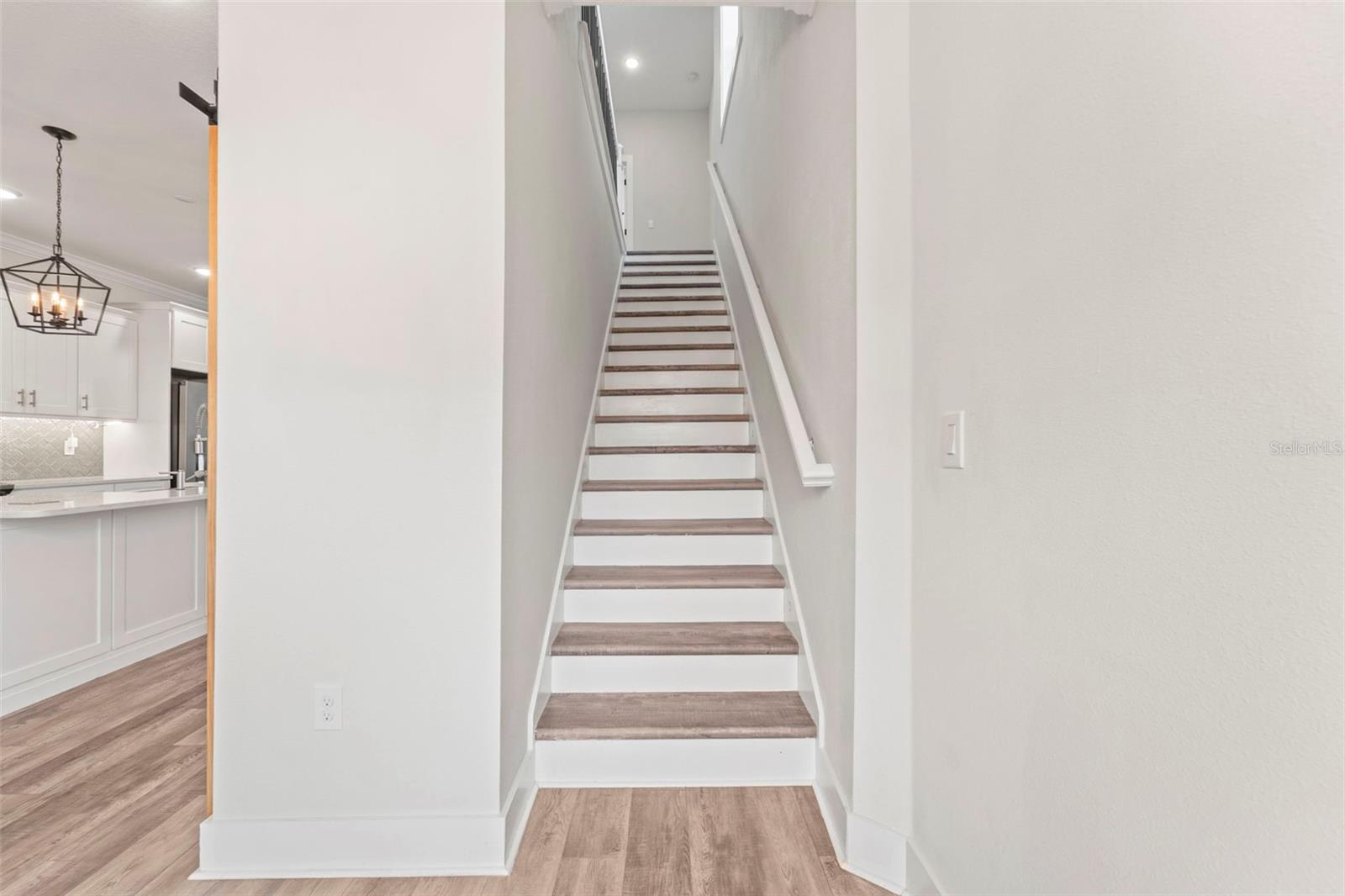 Image 24 of 80 For 1299 Savona Drive Ne