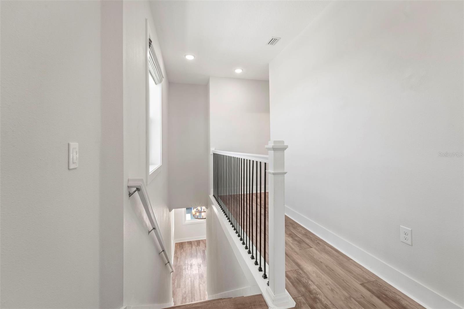 Image 25 of 80 For 1299 Savona Drive Ne