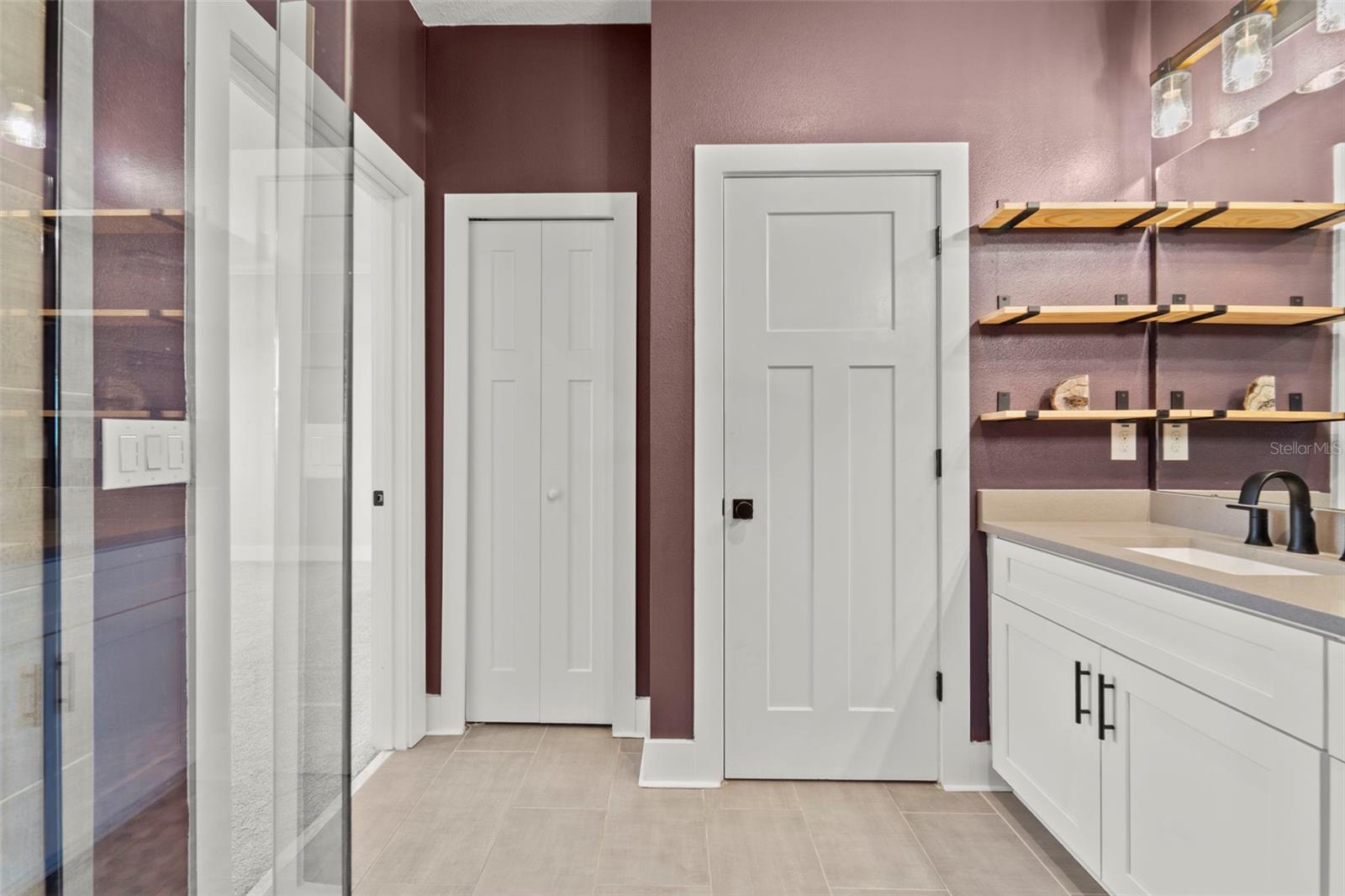 Image 32 of 80 For 1299 Savona Drive Ne