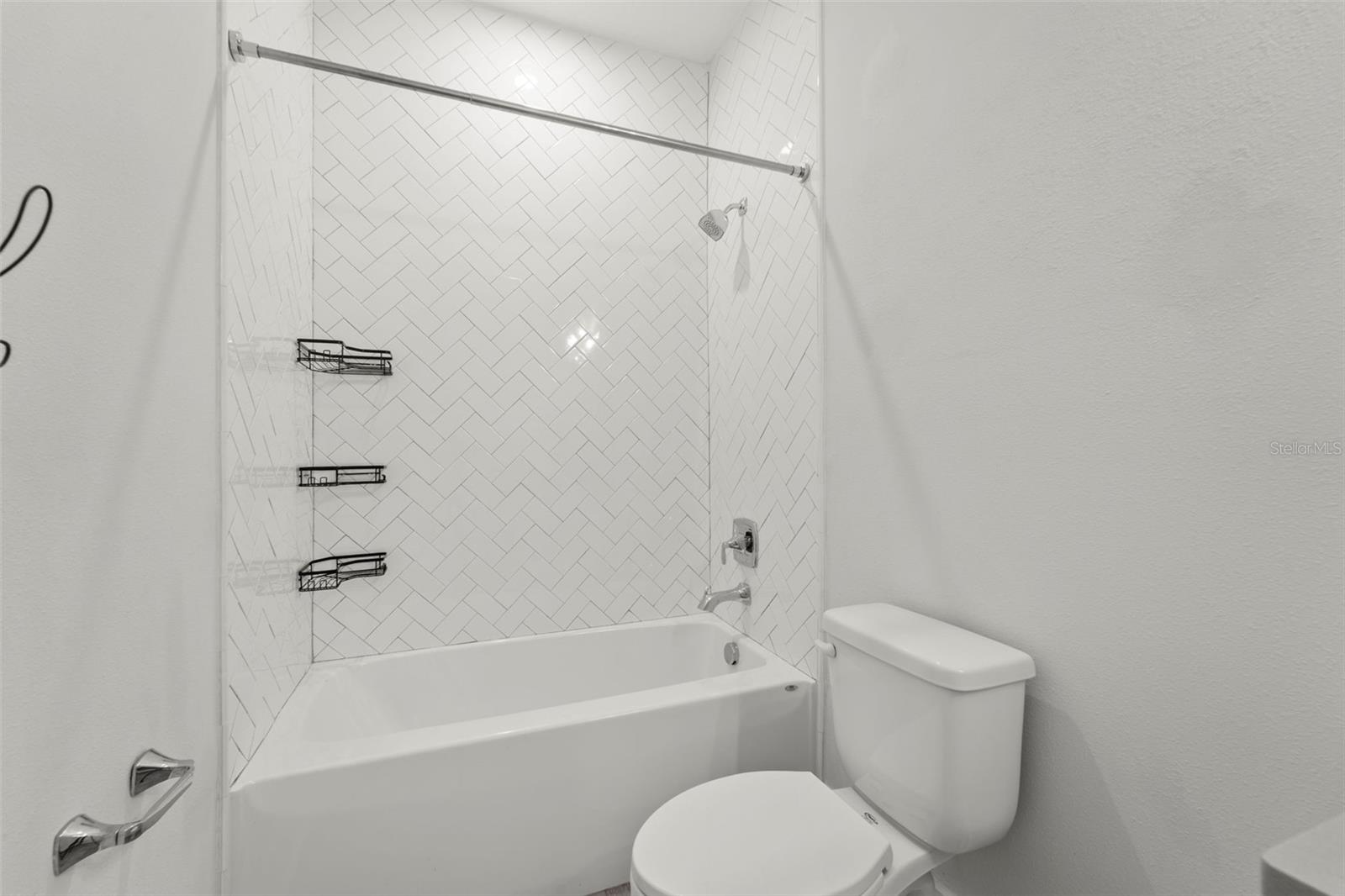 Image 37 of 80 For 1299 Savona Drive Ne