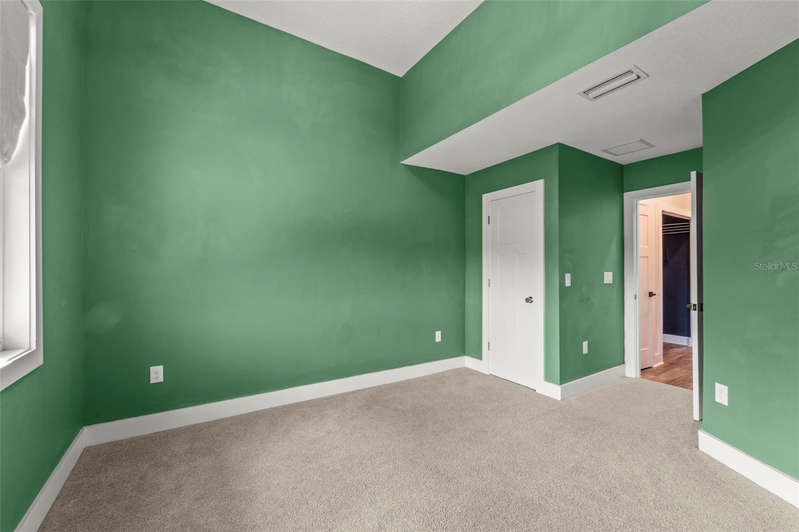 Image 51 of 80 For 1299 Savona Drive Ne