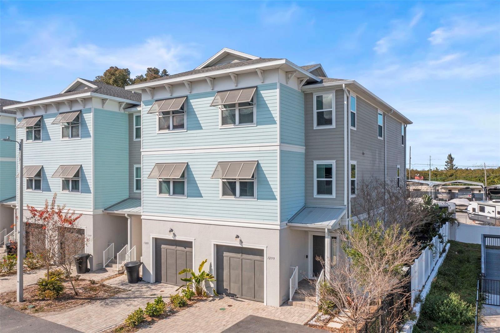 Image 69 of 80 For 1299 Savona Drive Ne