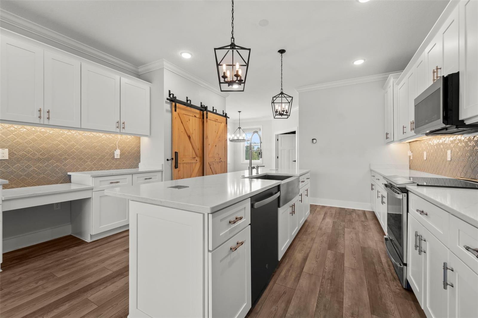 Image 7 of 80 For 1299 Savona Drive Ne