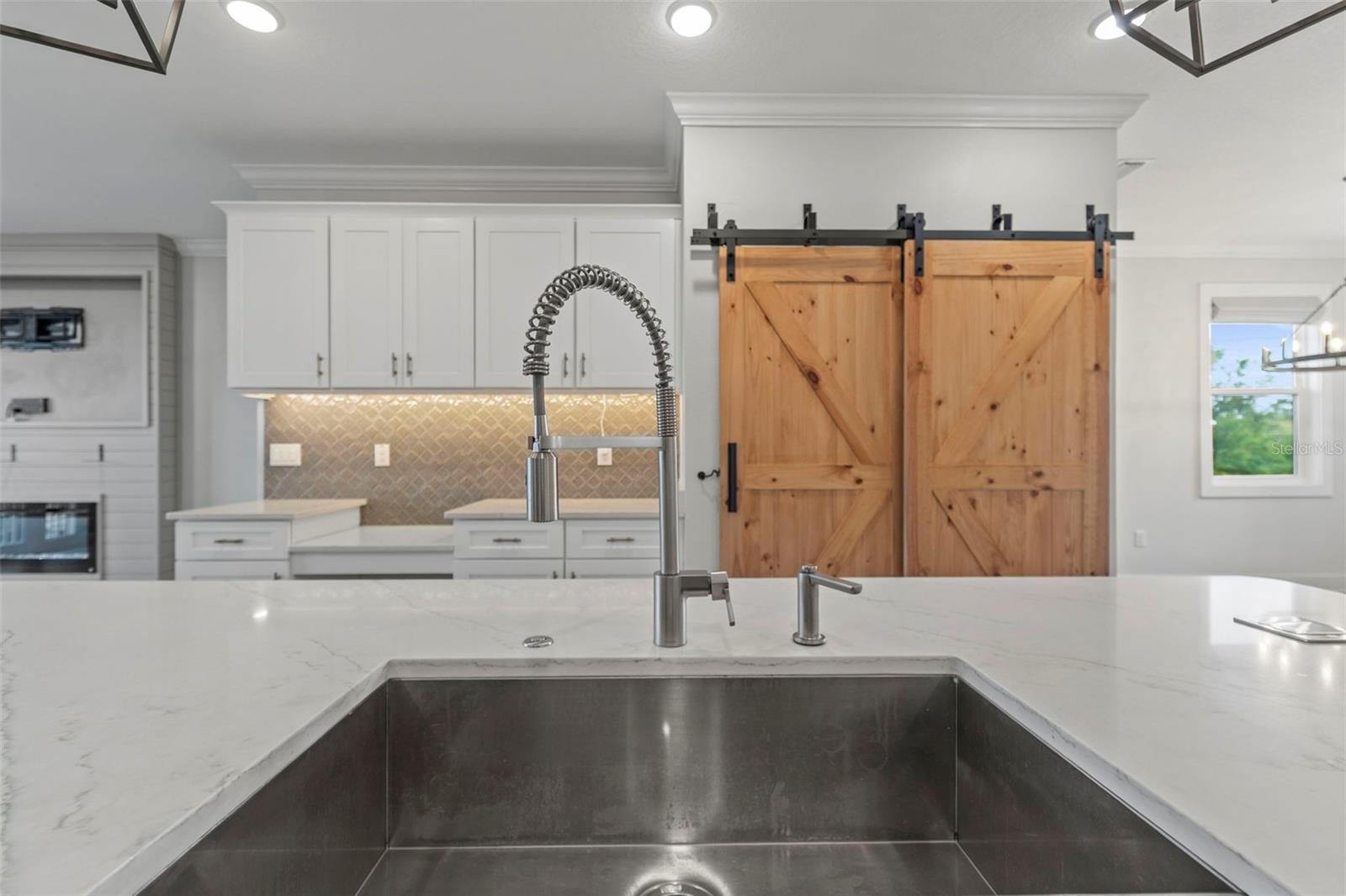 Image 73 of 80 For 1299 Savona Drive Ne