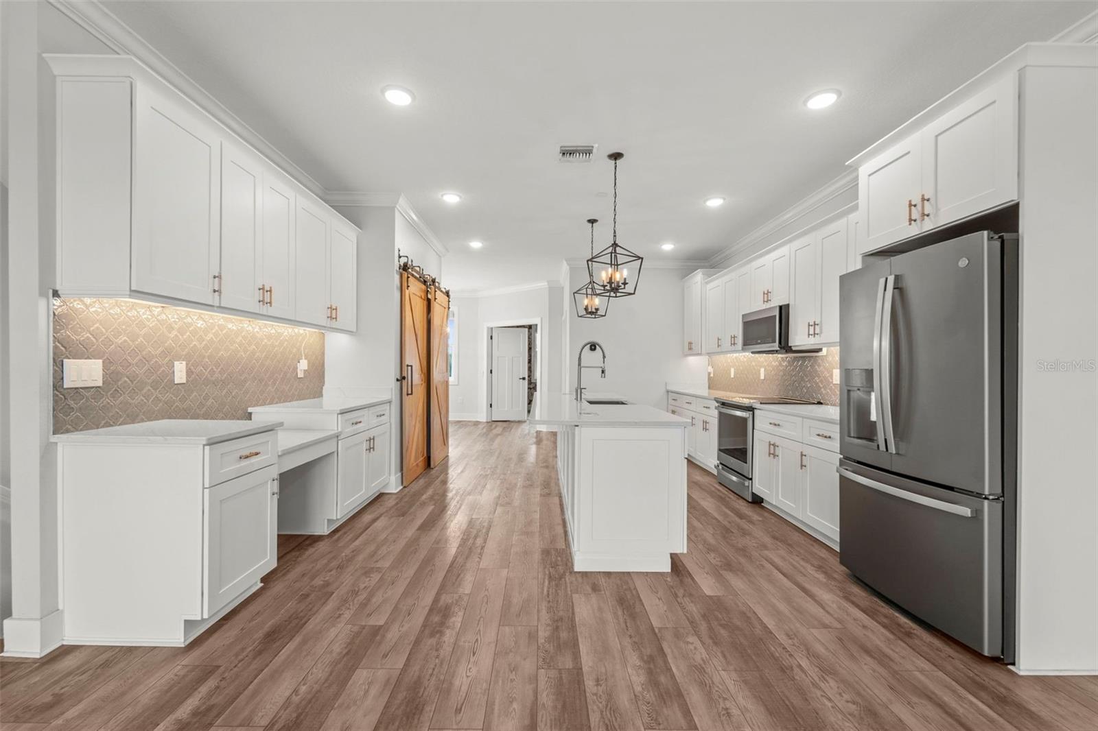 Image 76 of 80 For 1299 Savona Drive Ne