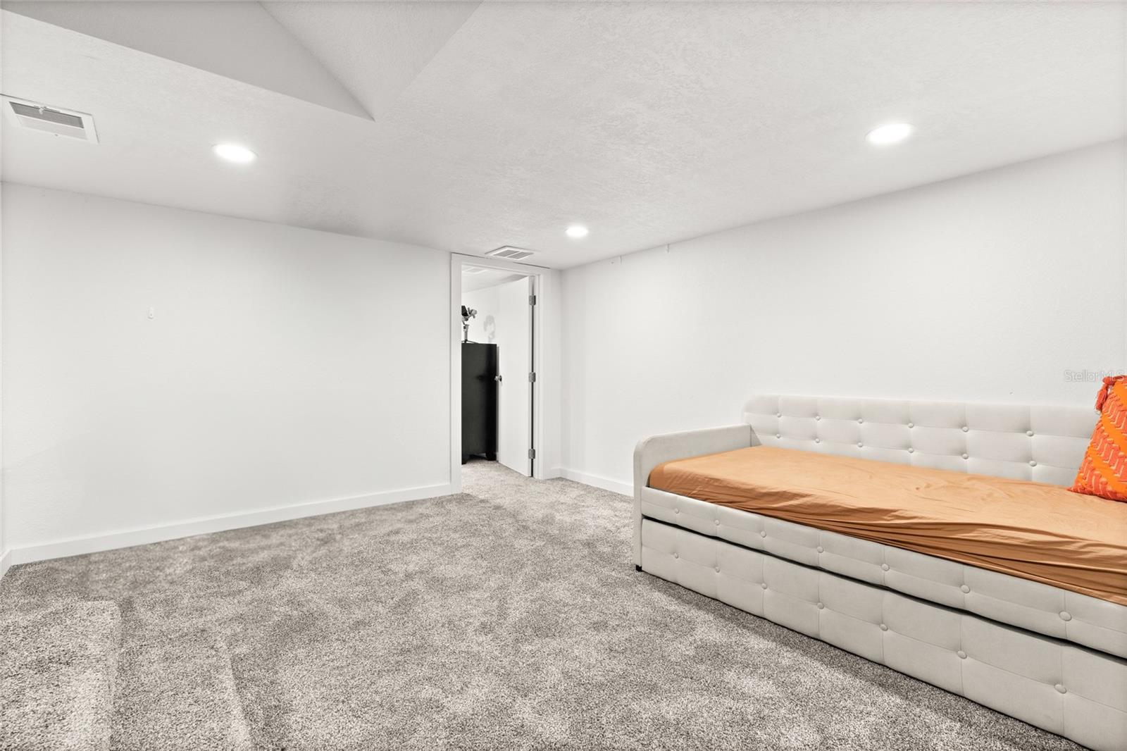 Image 31 of 58 For 11629 Anchor Way