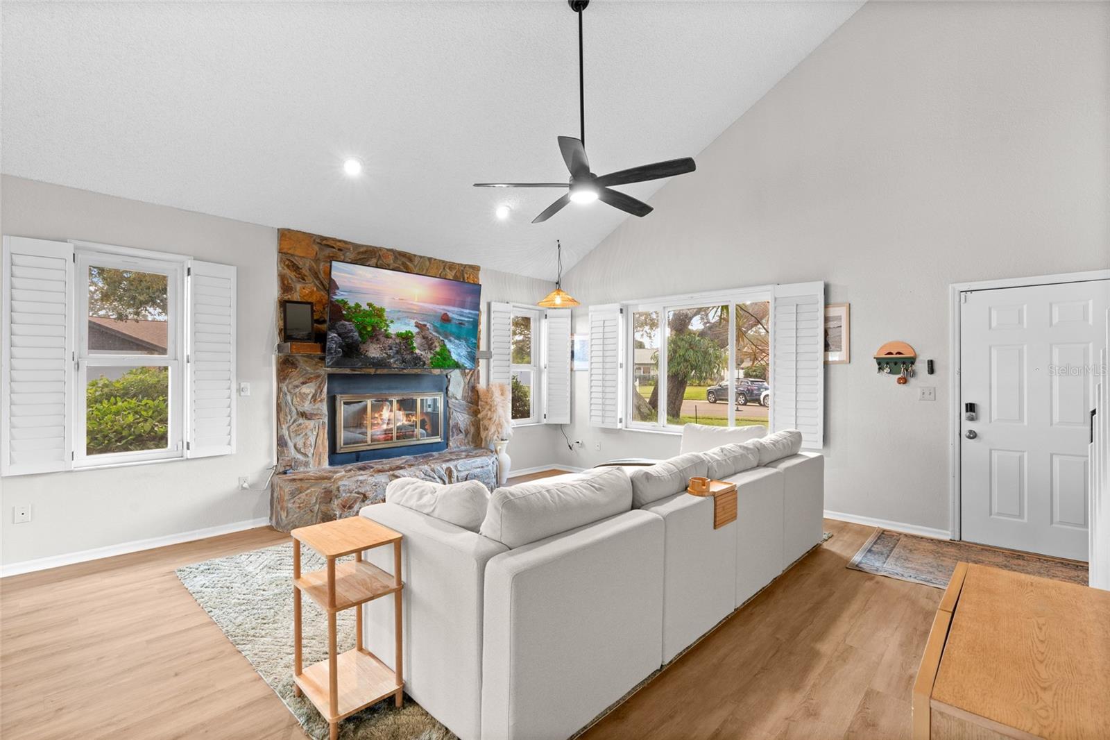 Image 7 of 58 For 11629 Anchor Way