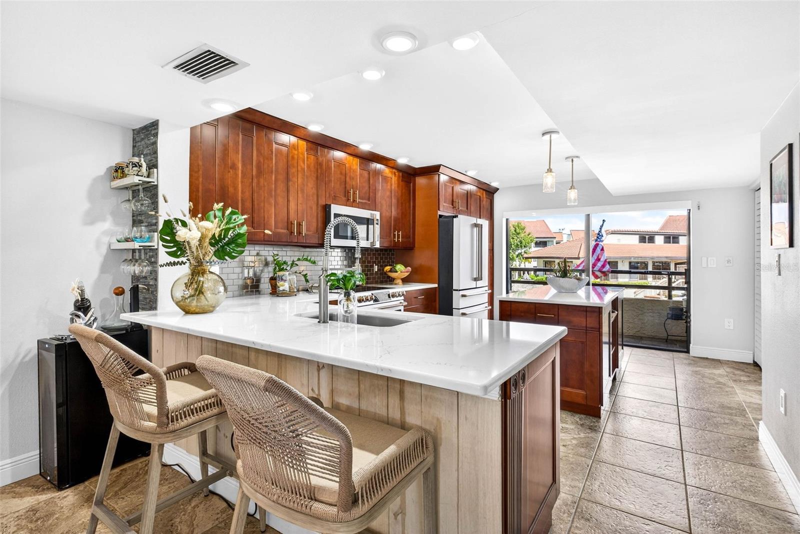 Image 7 of 86 For 132 1st Street E 106