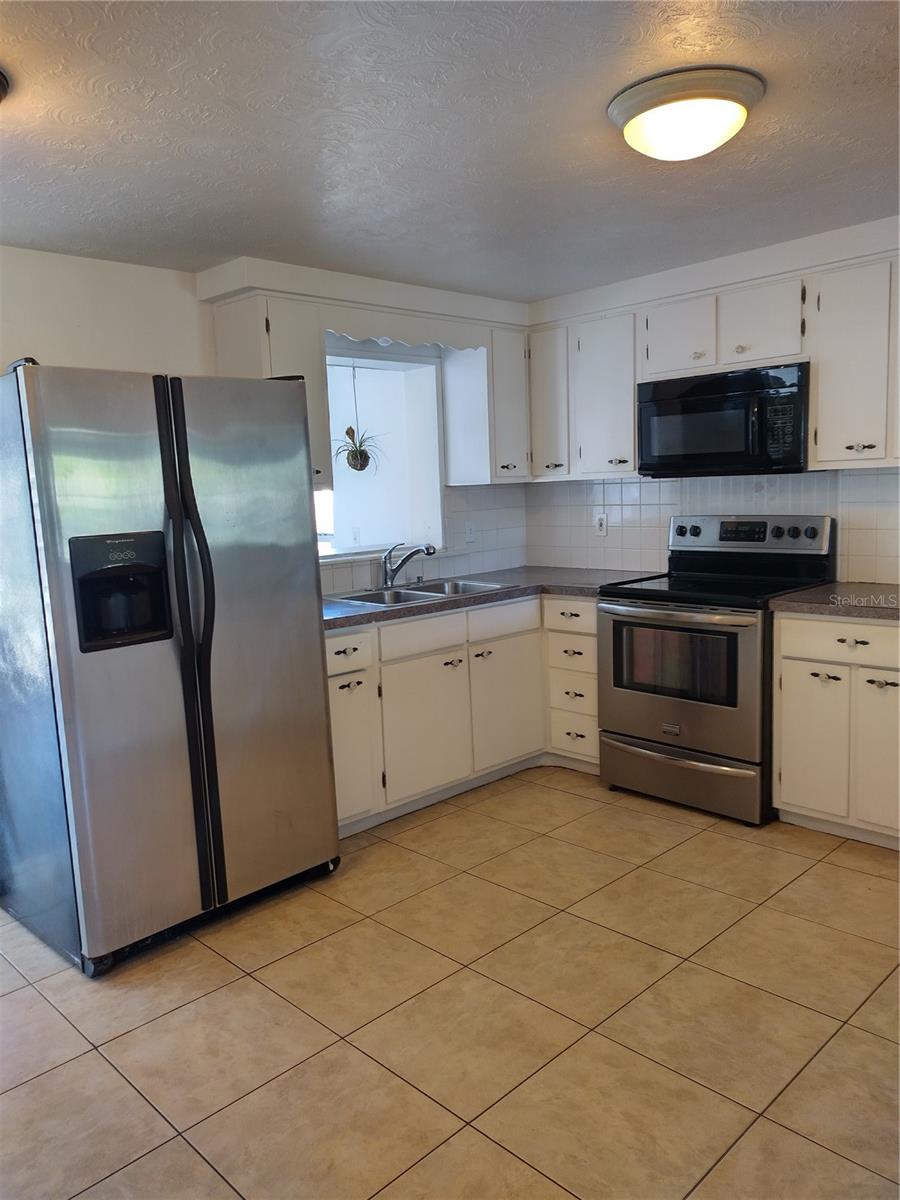 Image 3 of 12 For 2103 Hess Drive