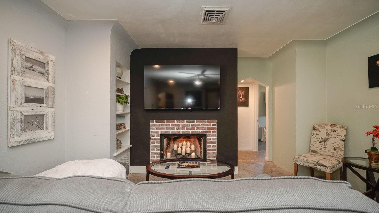 Image 7 of 32 For 4739 Baywood Point Drive S