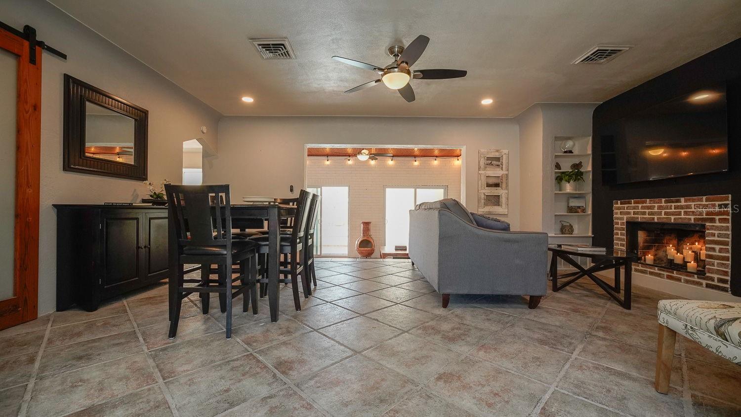 Image 8 of 32 For 4739 Baywood Point Drive S