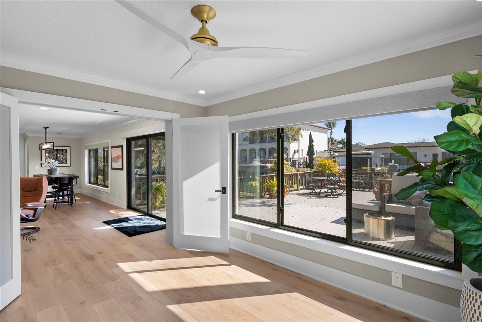 Listing photo id 10 for 4926 Melrose Avenue N