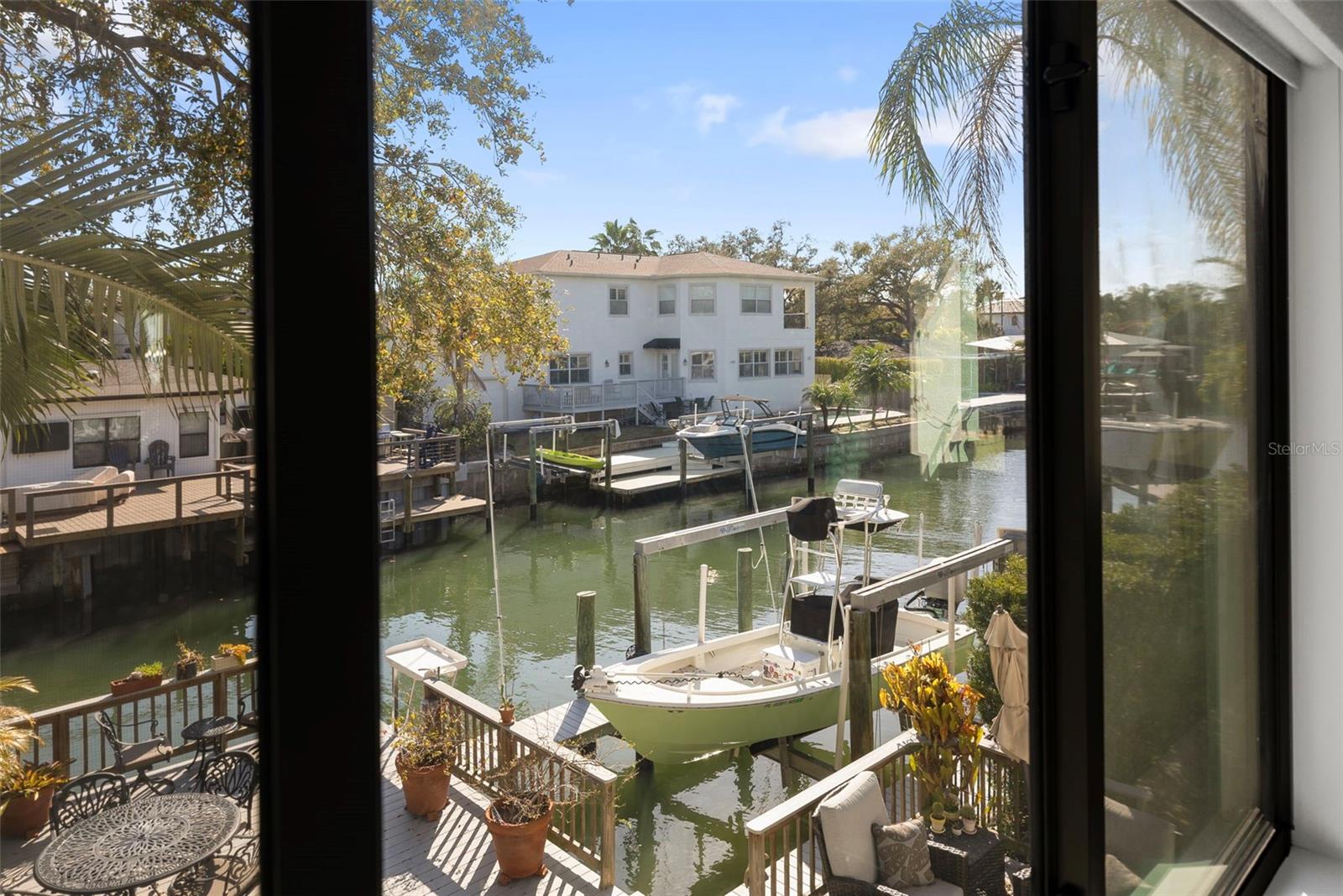 Listing photo id 21 for 4926 Melrose Avenue N