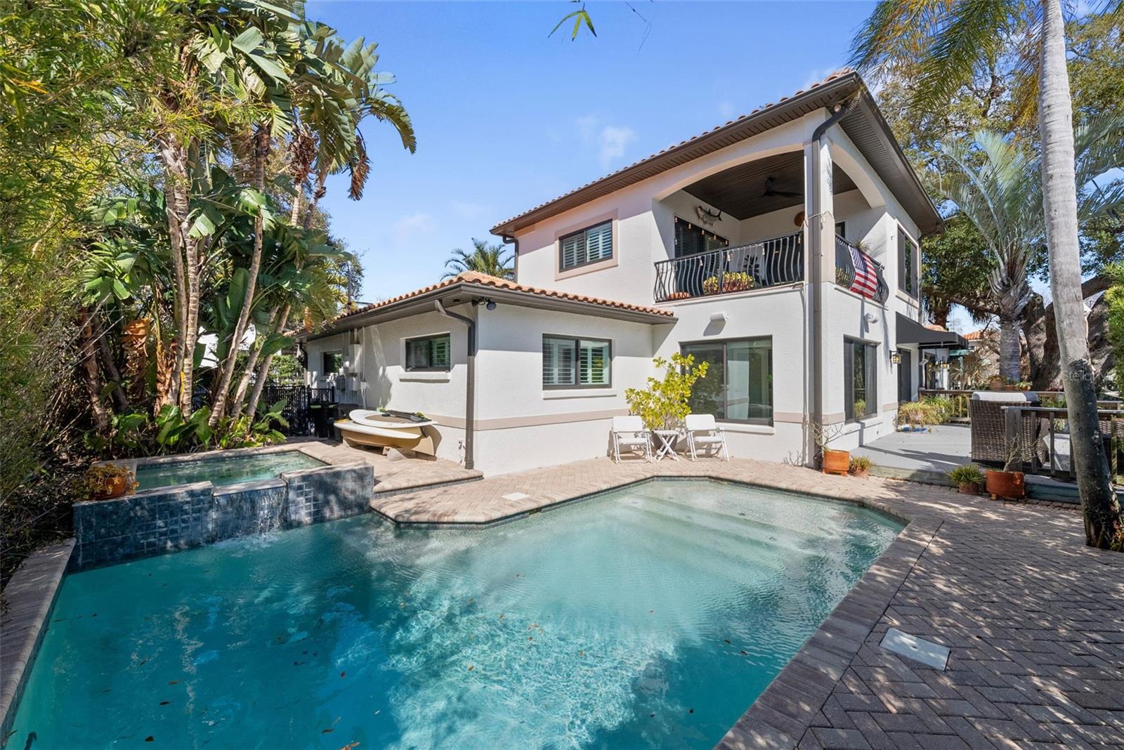 Listing photo id 30 for 4926 Melrose Avenue N