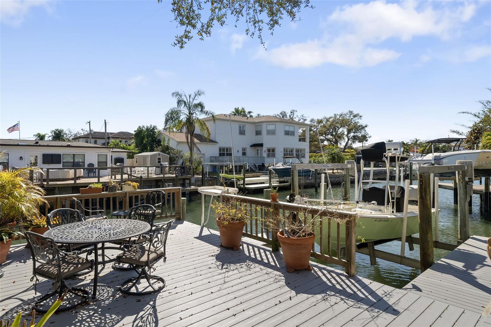 Listing photo id 33 for 4926 Melrose Avenue N