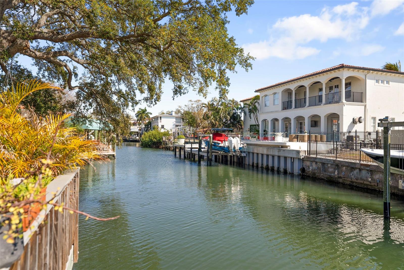 Listing photo id 36 for 4926 Melrose Avenue N