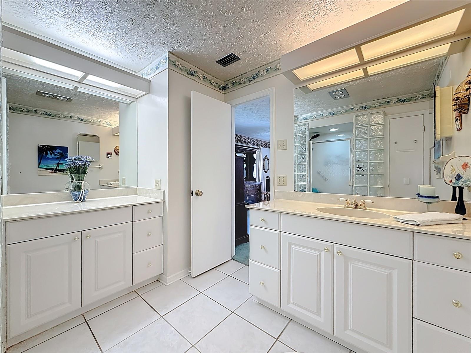 Image 11 of 25 For 452 Summit Chase Drive