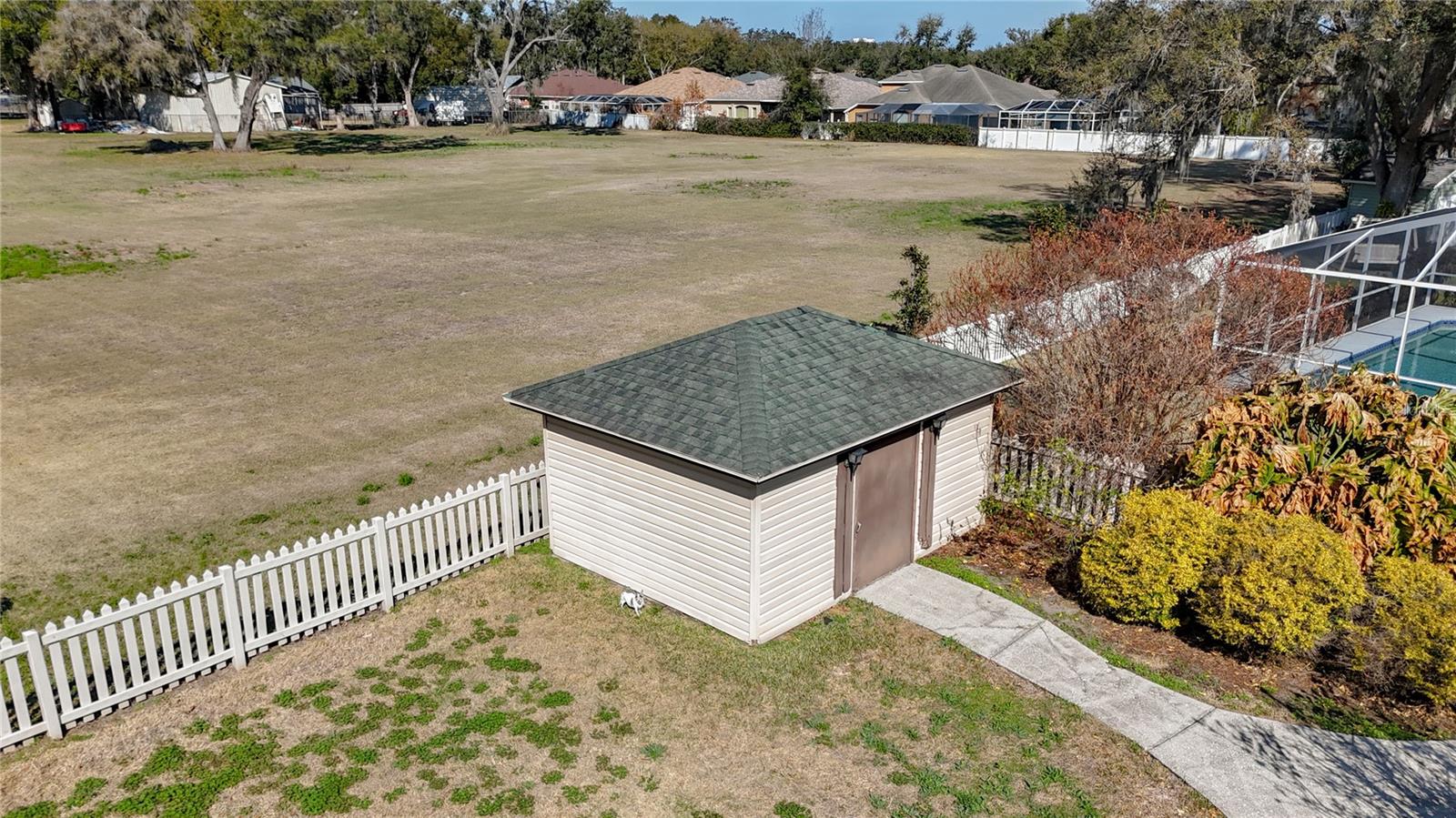 Image 17 of 25 For 452 Summit Chase Drive