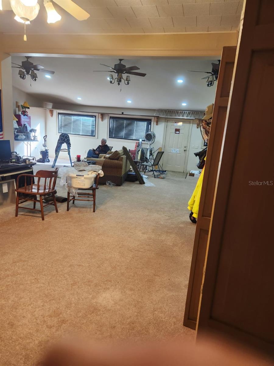 Image 19 of 50 For 9428 Cat Track Trail