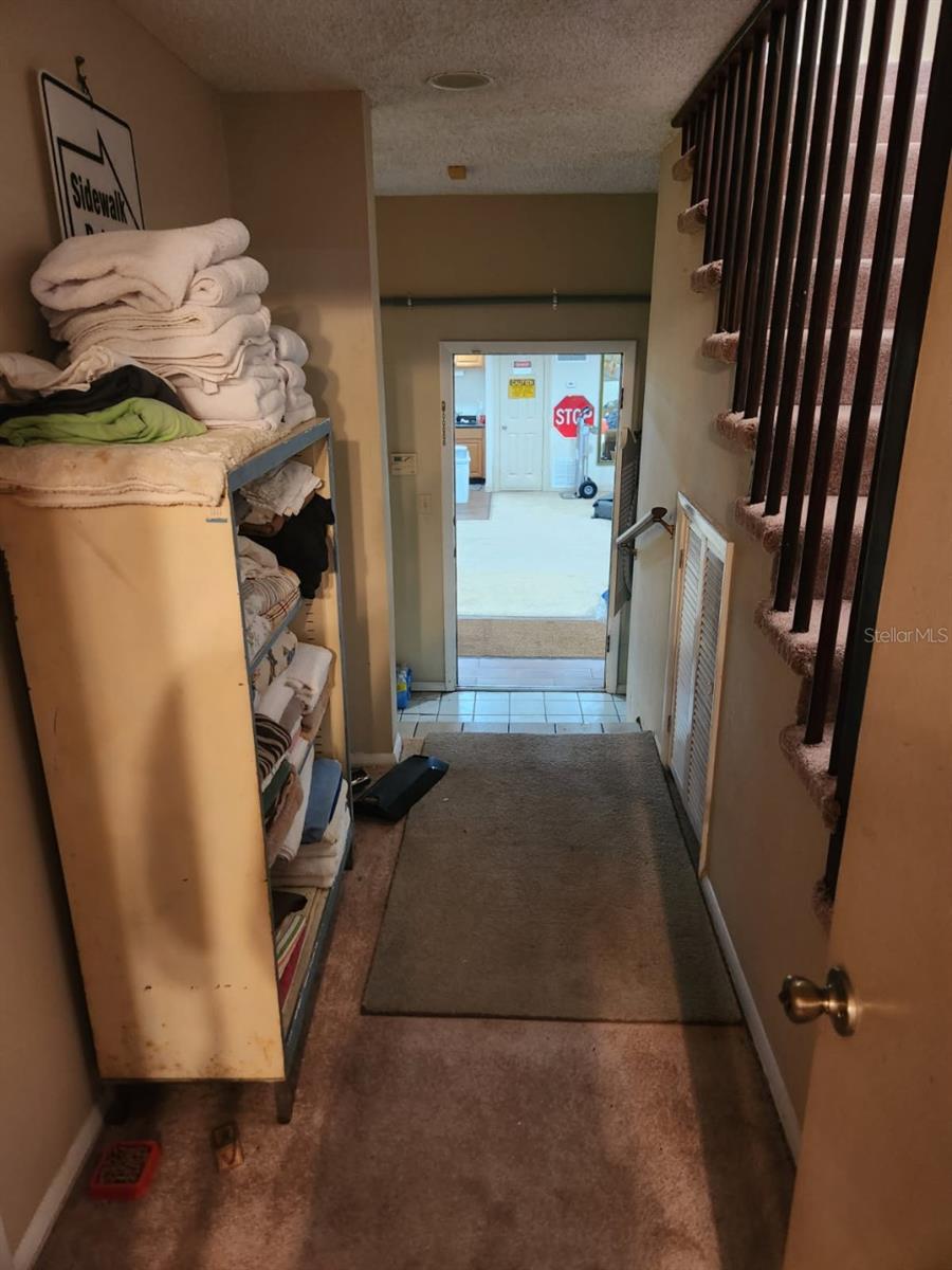 Image 24 of 50 For 9428 Cat Track Trail