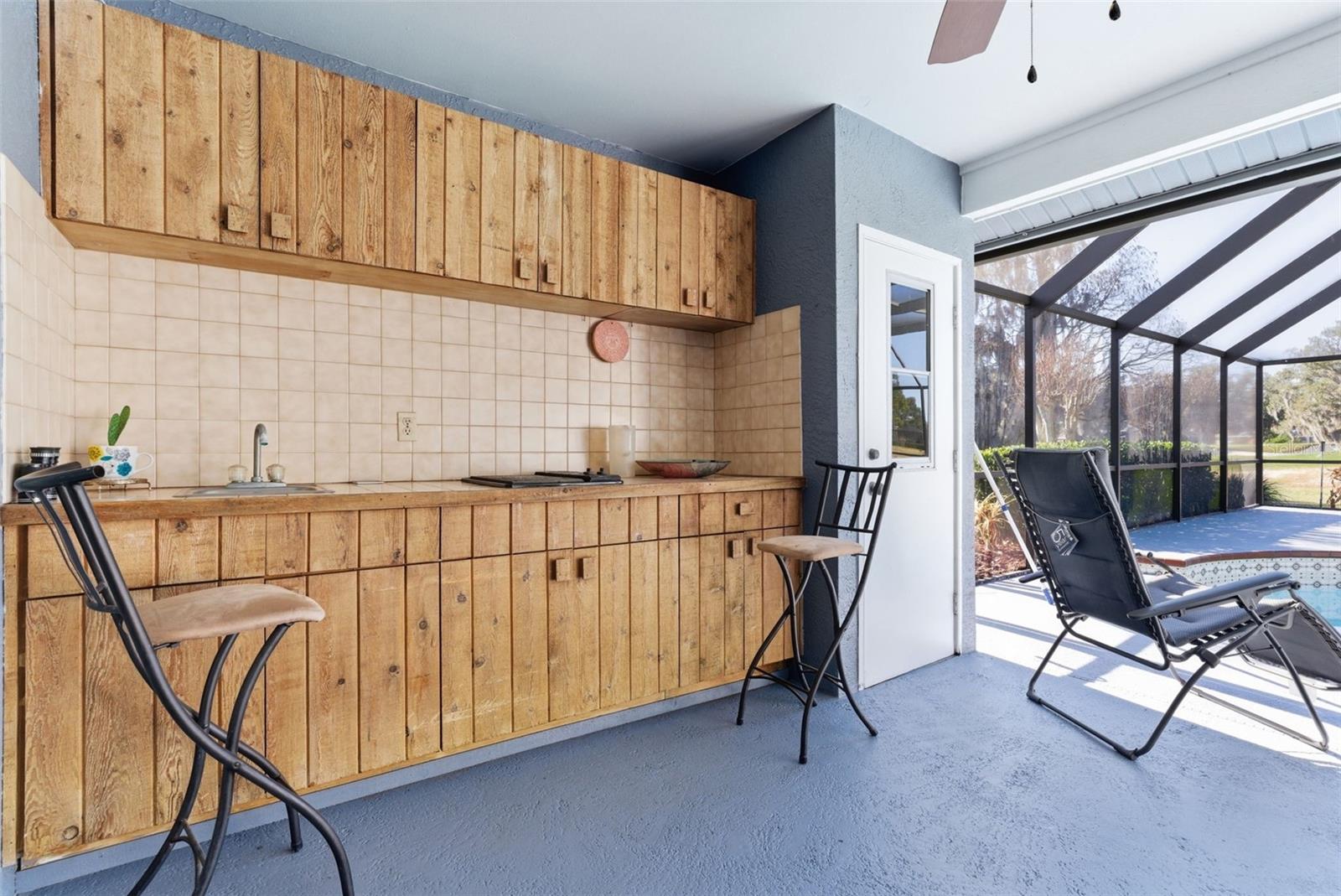 Listing photo id 26 for 3916 Cedar Cay Circle