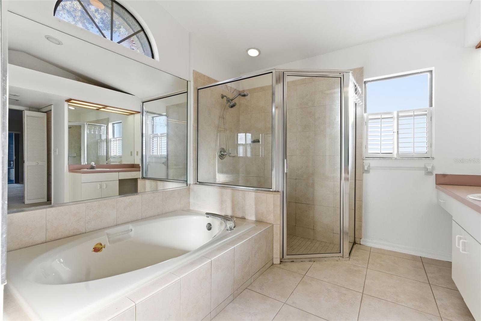 Listing photo id 32 for 3916 Cedar Cay Circle