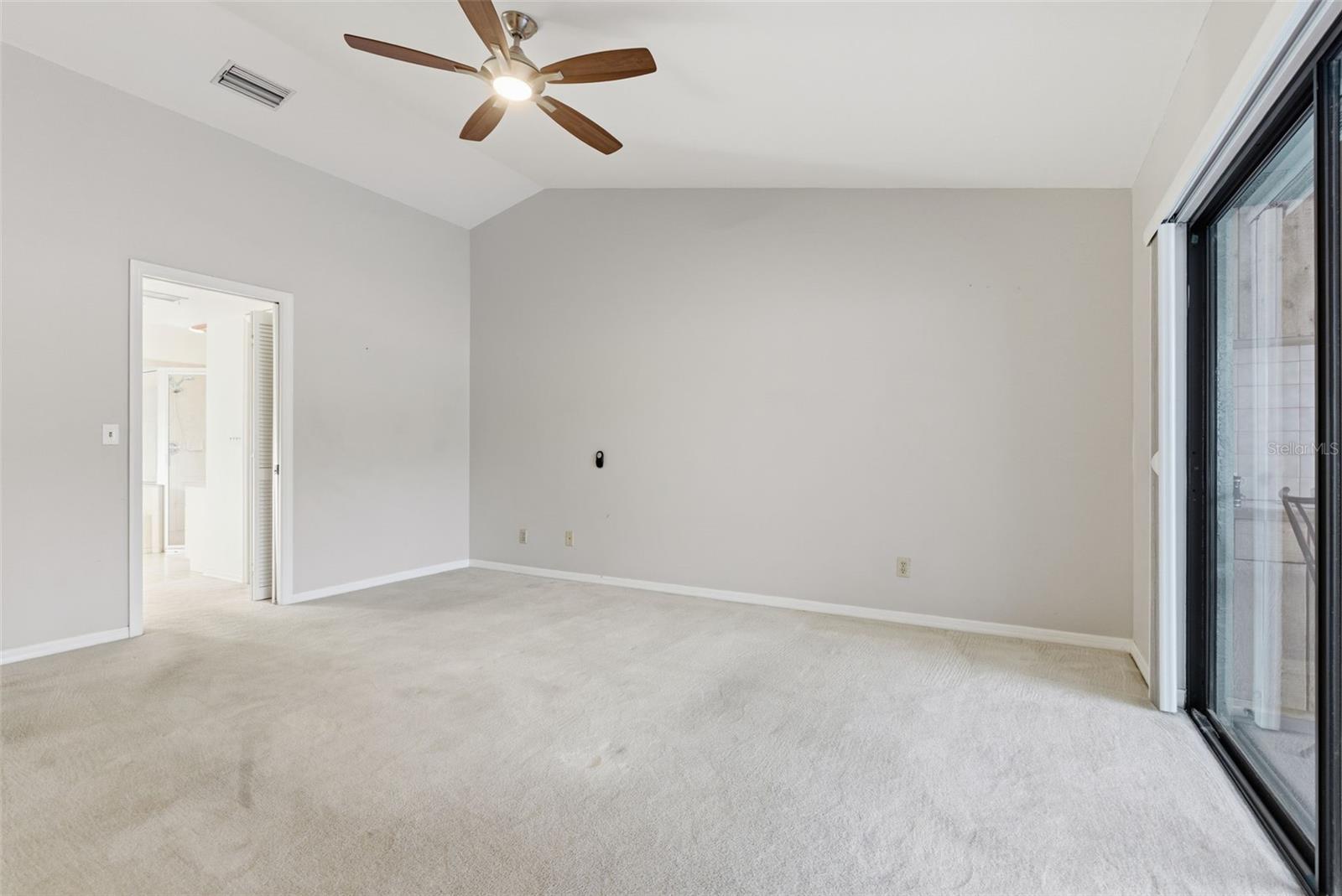 Listing photo id 35 for 3916 Cedar Cay Circle