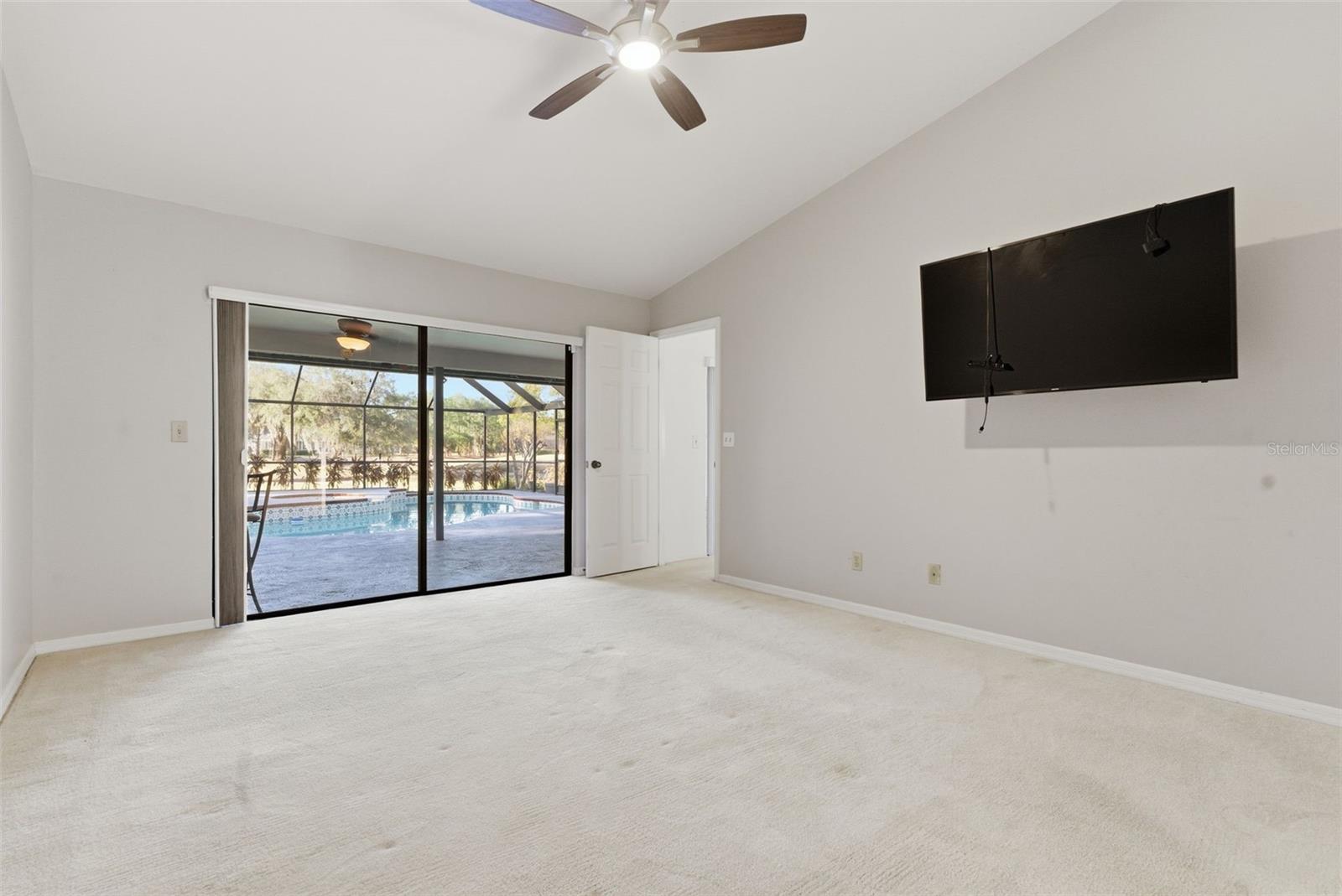 Listing photo id 36 for 3916 Cedar Cay Circle