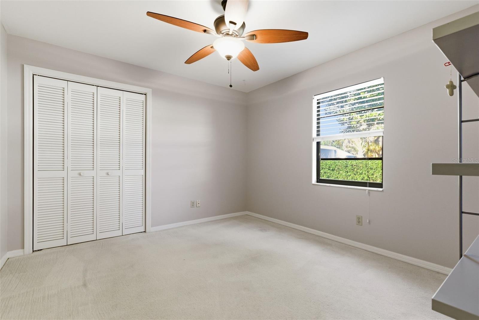 Listing photo id 38 for 3916 Cedar Cay Circle