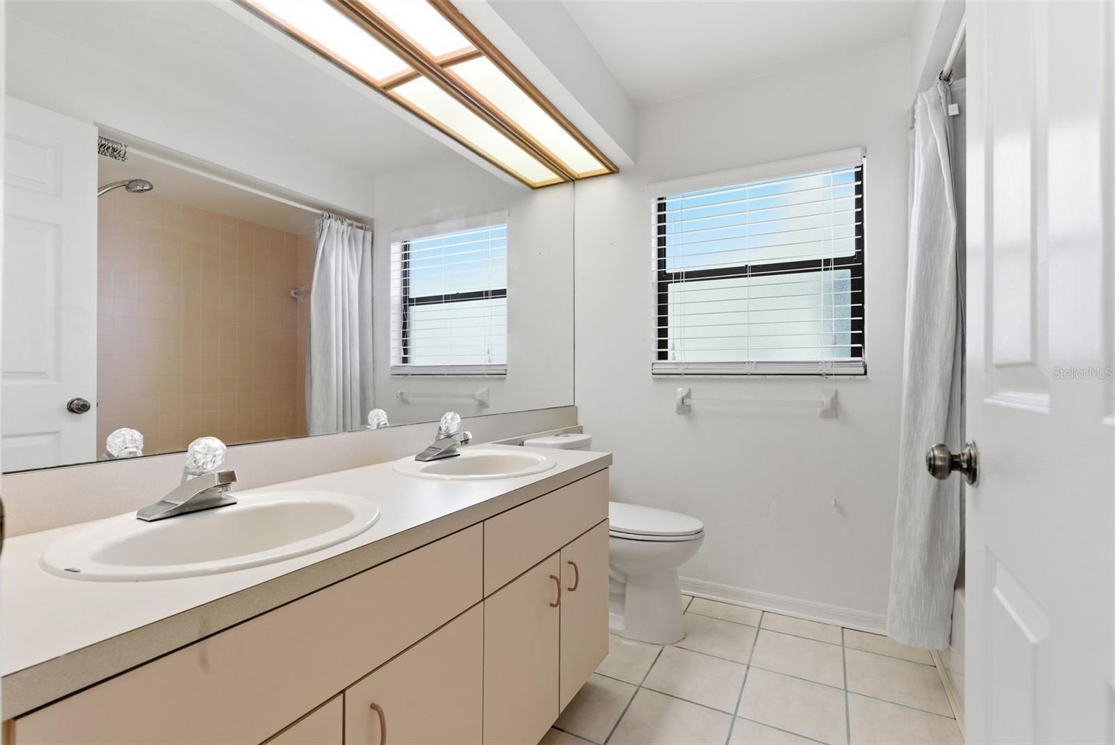 Listing photo id 39 for 3916 Cedar Cay Circle