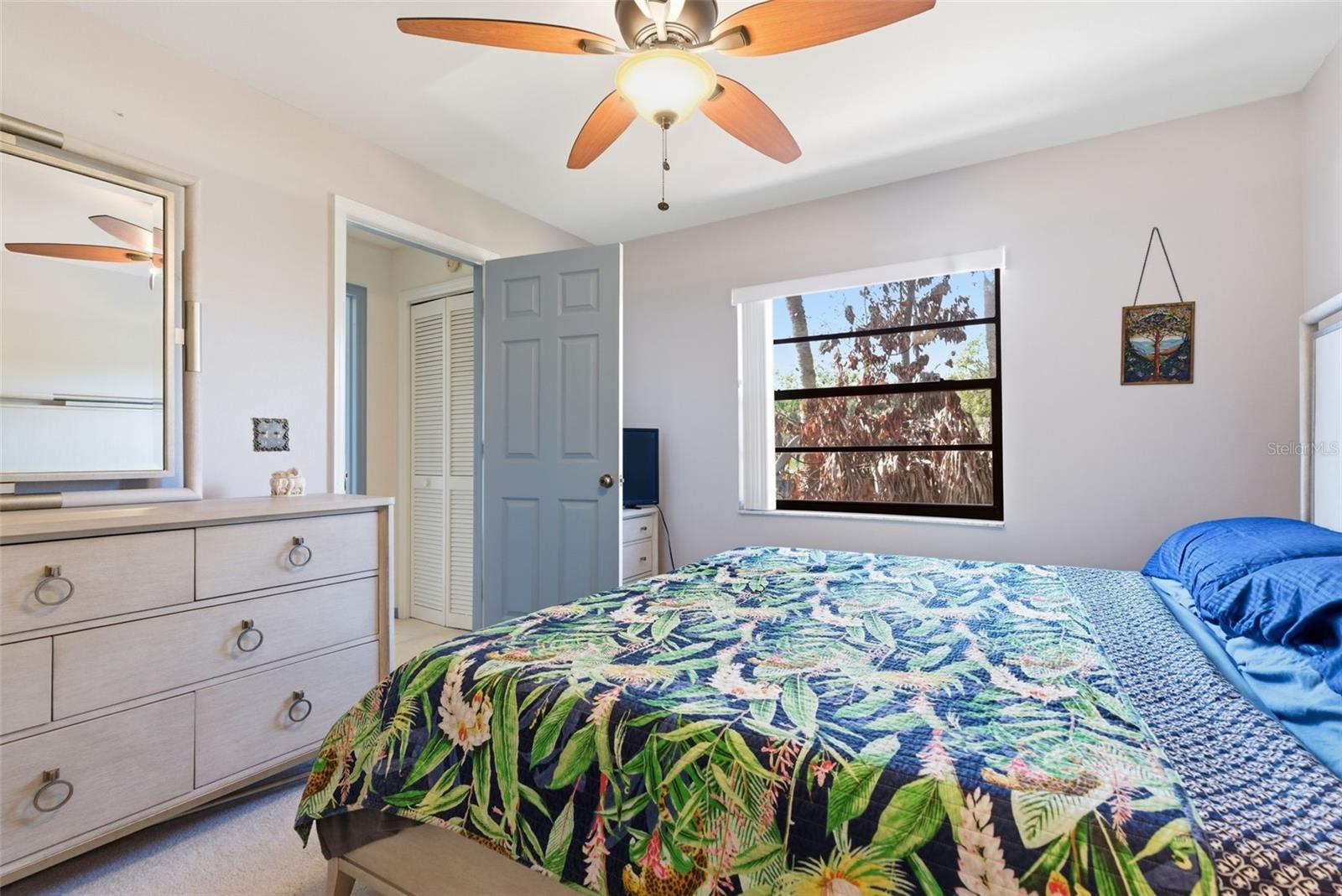 Listing photo id 43 for 3916 Cedar Cay Circle