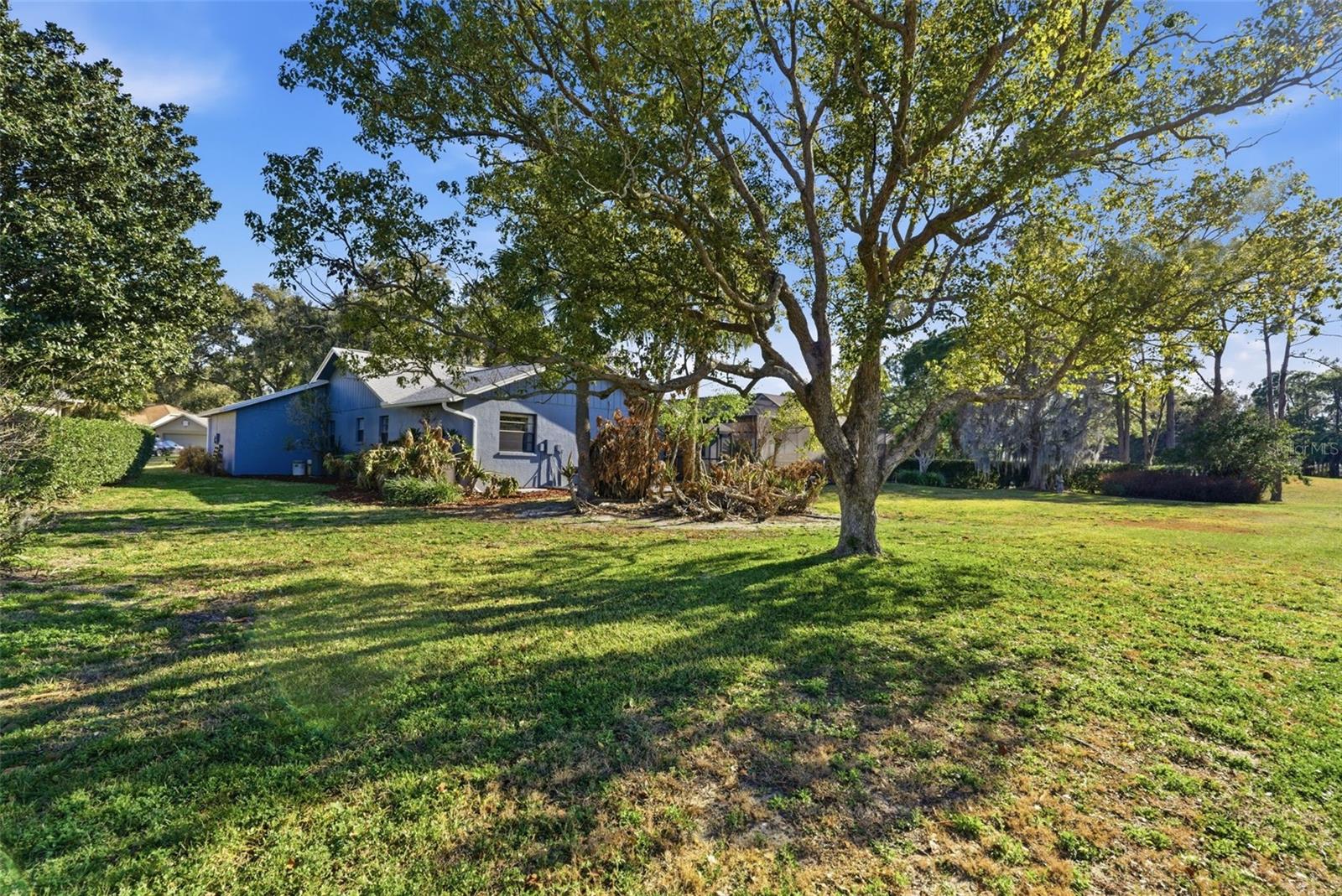 Listing photo id 50 for 3916 Cedar Cay Circle